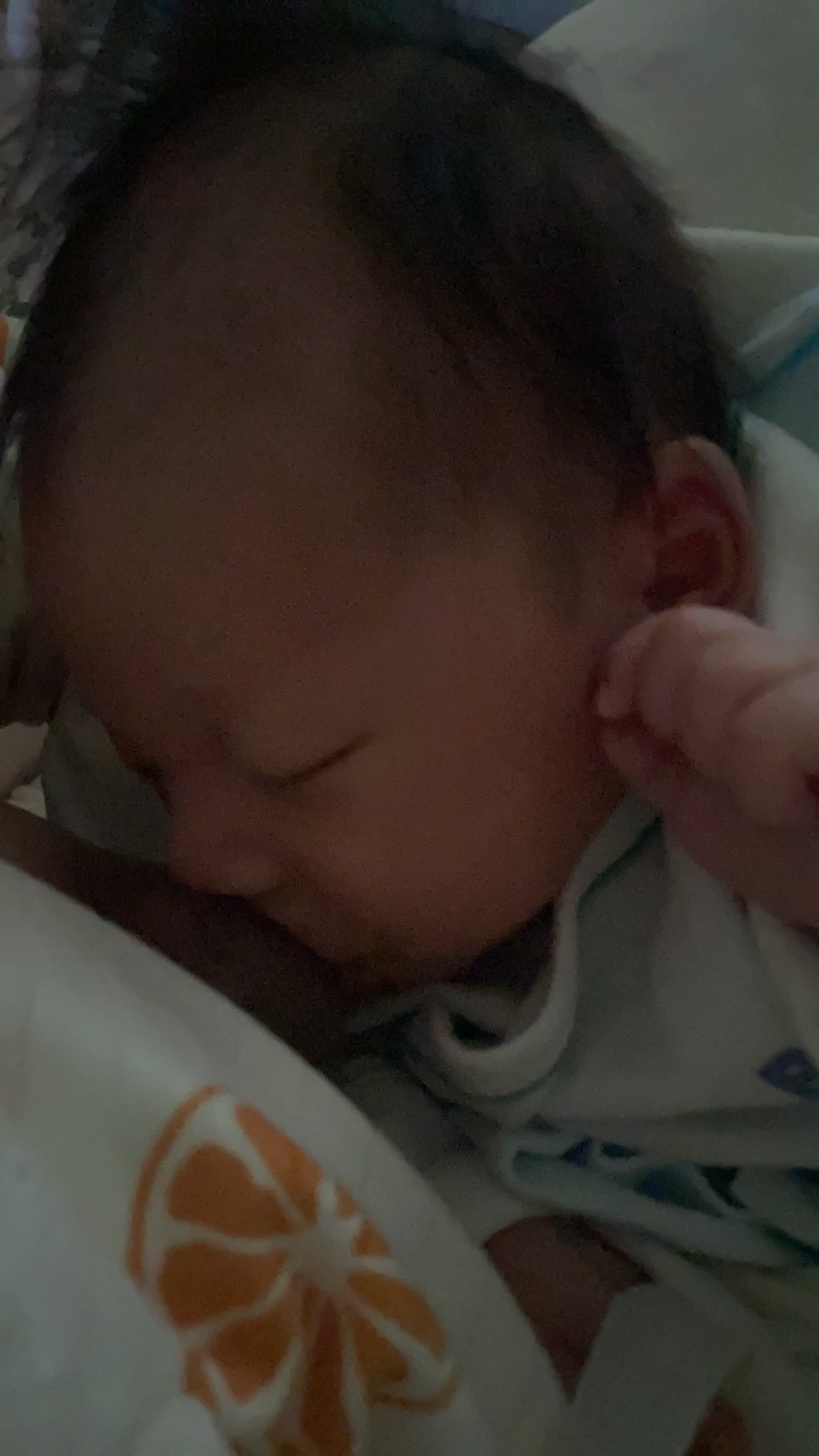 这天，爸爸去杭州给我挣奶粉钱💰了，真是我的好爸爸