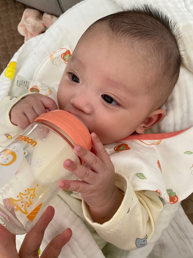 咕噜咕噜，喝奶啦