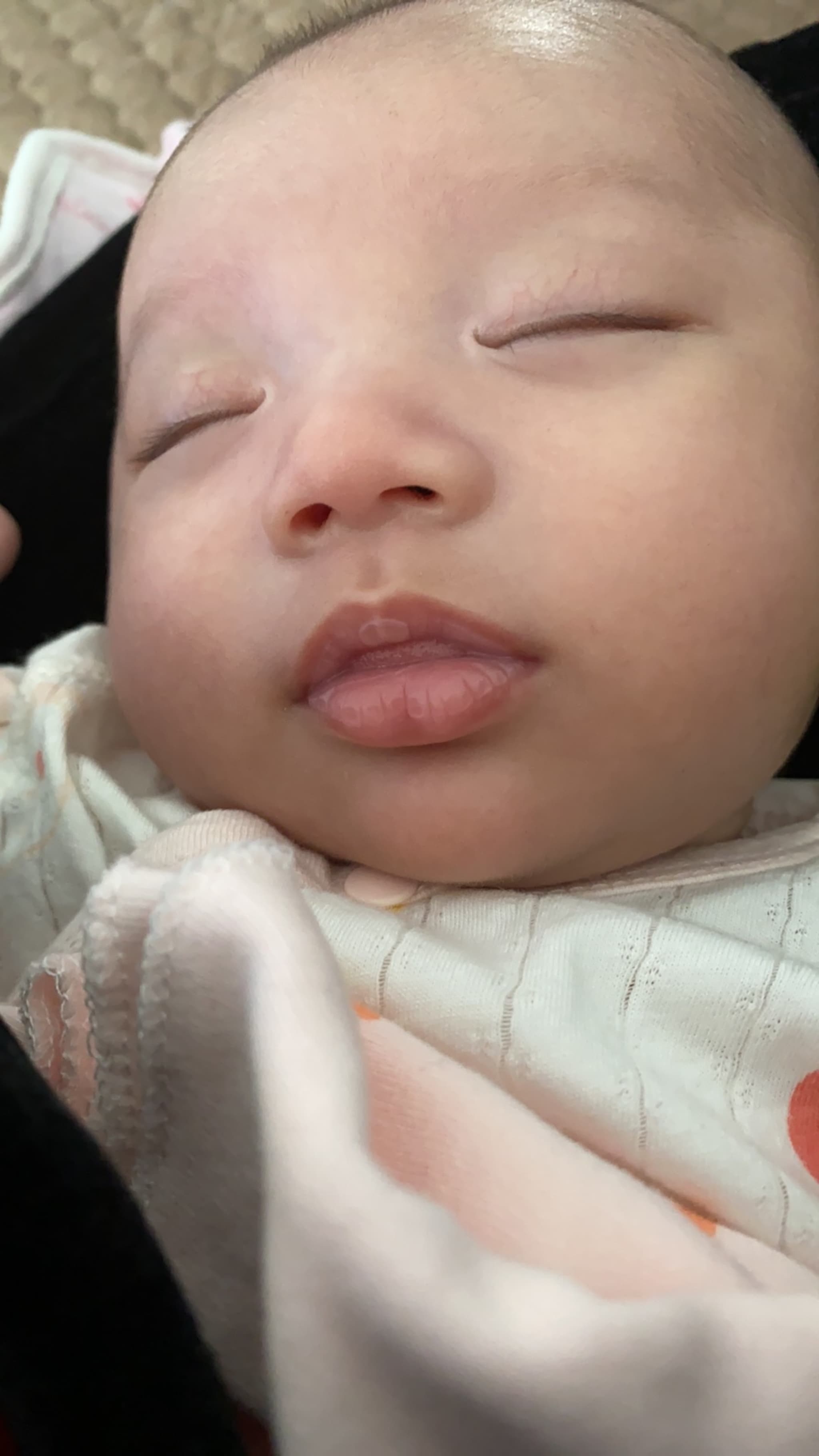 嗯，我的脸好像长胖了呢😝