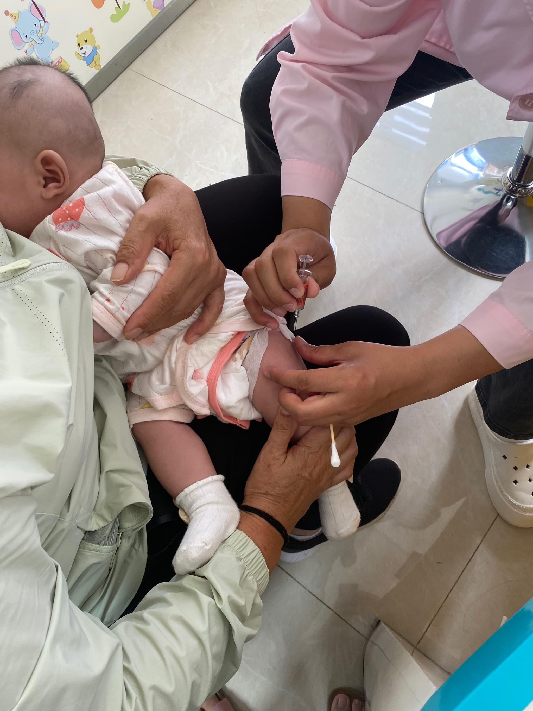 6.11打预防针 五联第一针 哭了一下我很勇敢哦