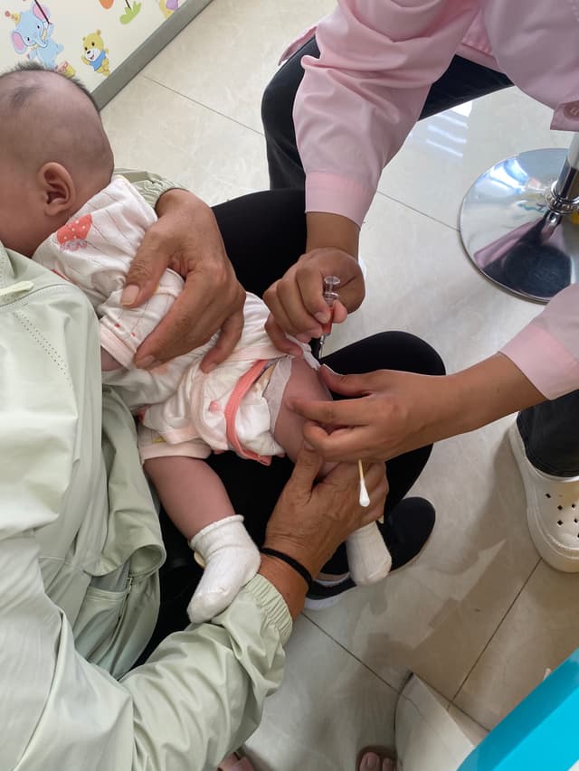 6.11打预防针 五联第一针 哭了一下我很勇敢哦