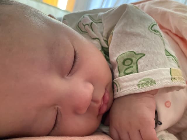 妈妈又拍我睡觉